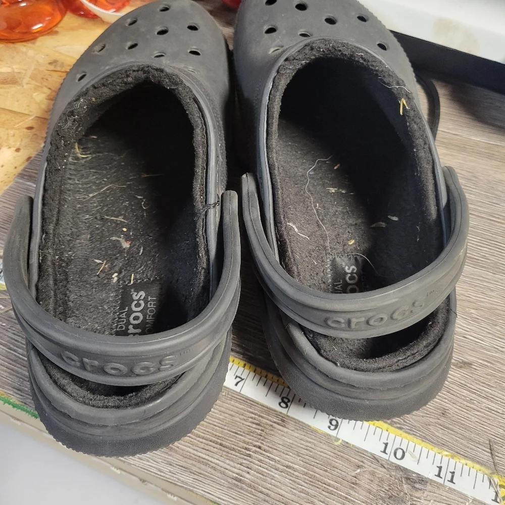 Crocs Black Lined Slip On‎ Shoes Mens Size 9 Womans 11